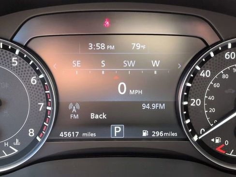 Used 2022 Nissan Armada SL image 32