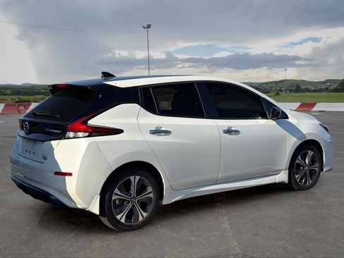 Used 2021 Nissan Leaf SL Plus FWD image 3