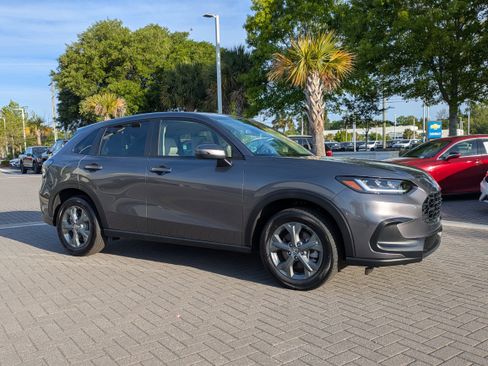 Certified 2026 Honda HR-V LX image 1