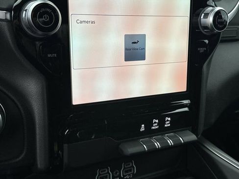 New 2026 RAM 1500 4x4 Crew Cab image 32