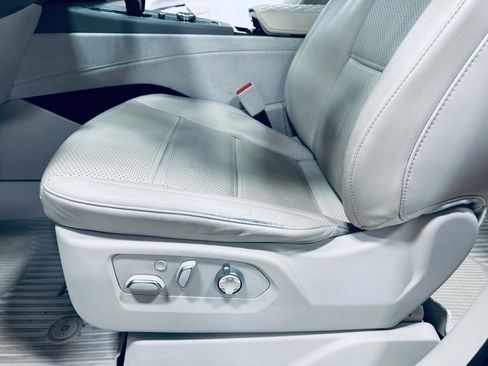 Used 2022 Cadillac Escalade Sport Platinum w/ Heavy-Duty Trailer Package image 34