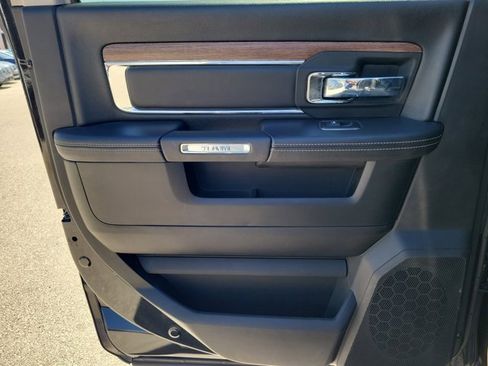 Used 2018 RAM 2500 Laramie w/ Convenience Group image 18