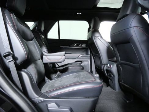 Certified 2025 Ford Explorer ST AWD/4WD image 13