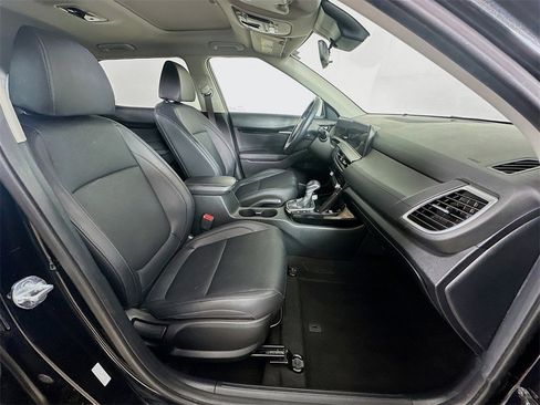 Certified 2024 Kia Seltos EX image 6