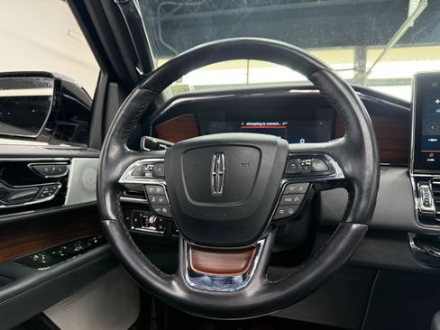 Used 2022 Lincoln Navigator Reserve w/ Equipment Group 201A image 15