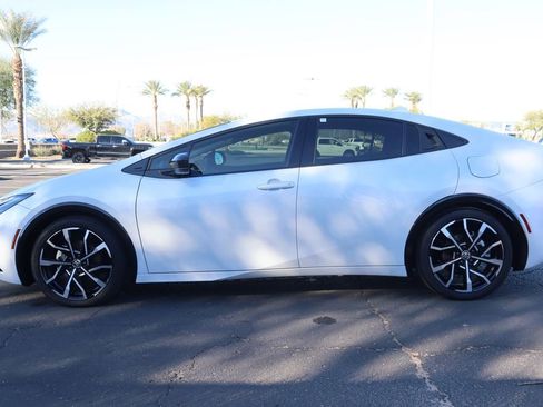 Certified 2025 Toyota Prius Plug-In Hybrid image 8