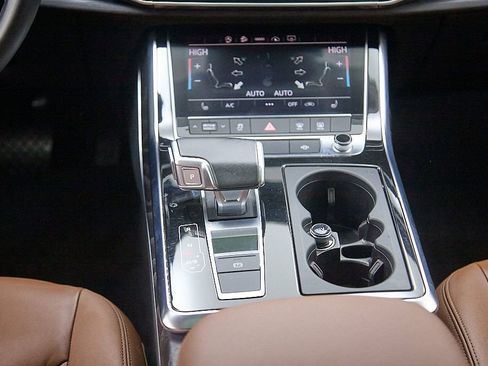 Used 2022 Audi Q8 Premium w/ Convenience Package image 31