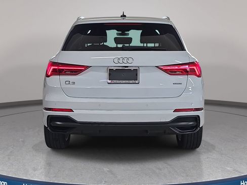 Used 2022 Audi Q3 2.0T Premium Plus w/ Premium Plus Package AWD/4WD image 8