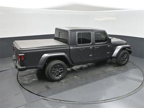 New 2025 Jeep Gladiator Sport image 27