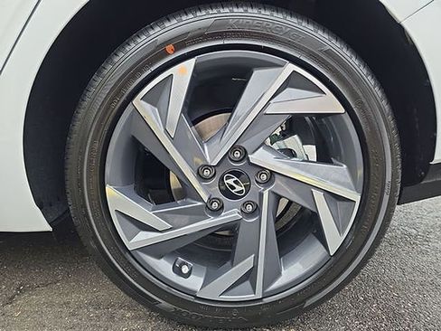 New 2026 Hyundai Elantra Limited image 46