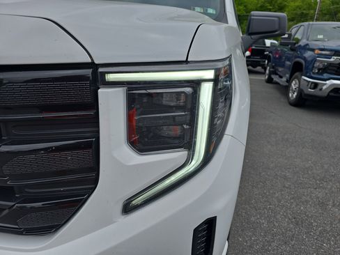 Used 2024 GMC Sierra 1500 Elevation AWD/4WD image 9