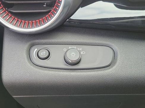 New 2026 Chevrolet Trax RS w/ Sunroof Package image 20