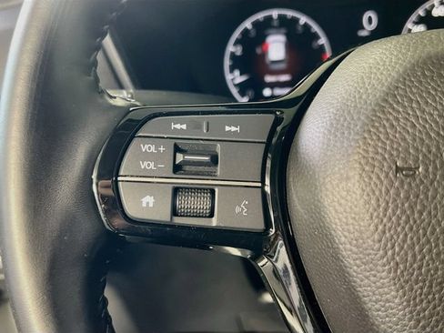 Used 2025 Honda CR-V EX-L image 17