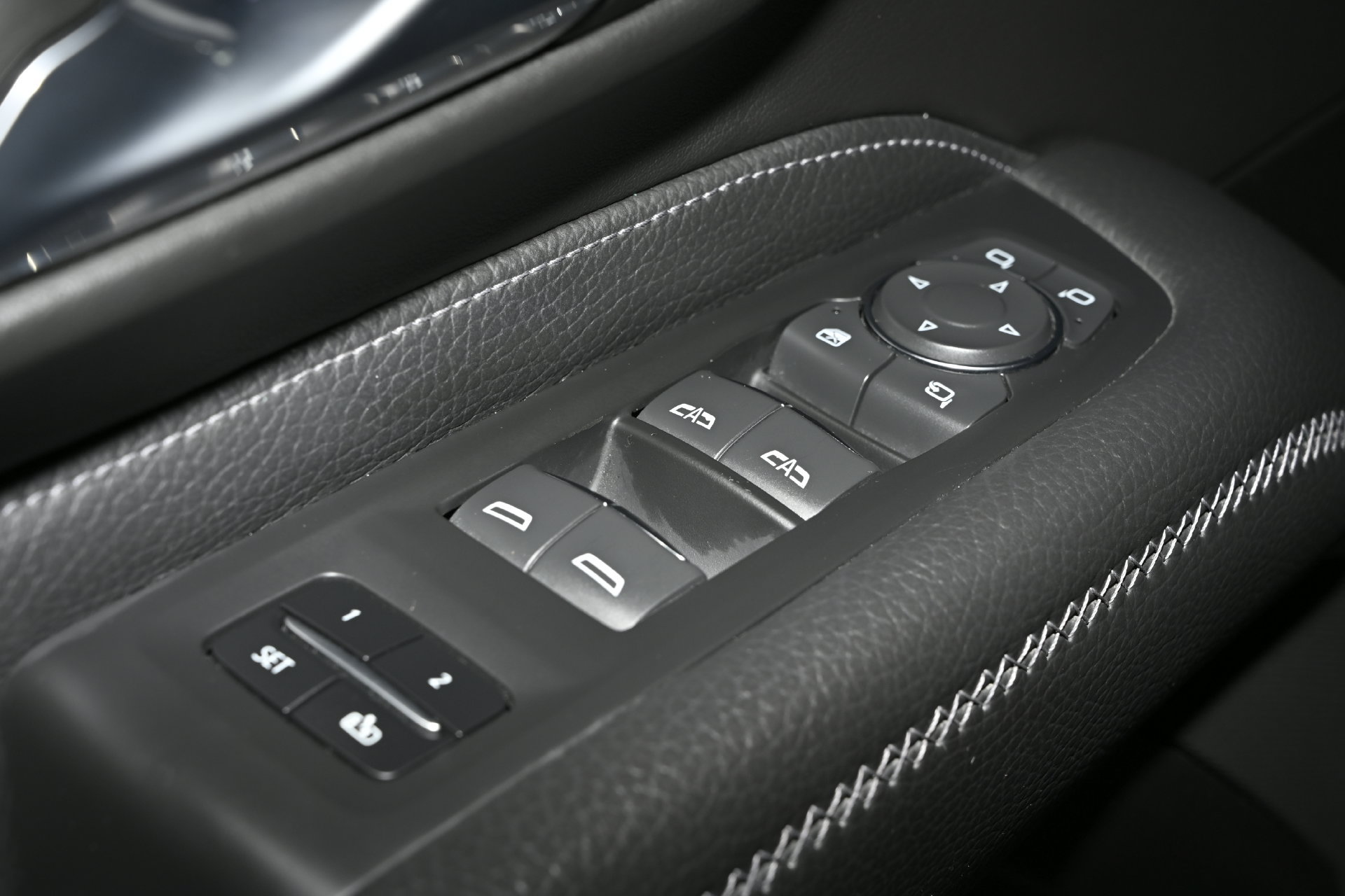 Used 2023 GMC Yukon XL Denali RWD image 23