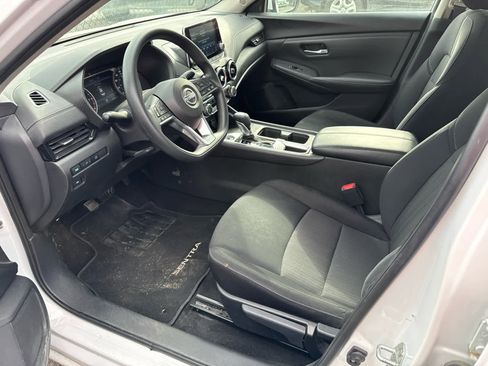Used 2024 Nissan Sentra SV image 4
