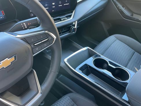 Used 2025 Chevrolet Equinox LT image 41