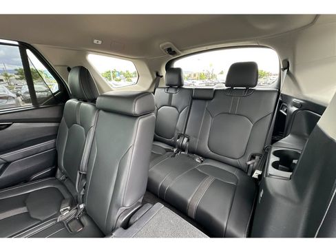 Certified 2025 Honda Pilot EX-L image 18