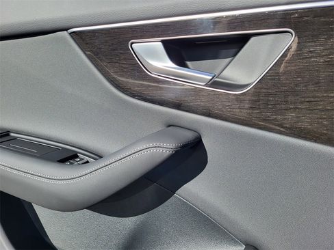 New 2026 Audi Q8 Premium Plus image 10