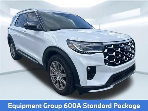 Used 2025 Ford Explorer Platinum RWD image 3