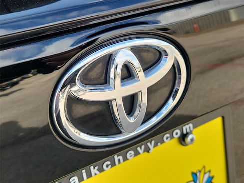 Used 2025 Toyota RAV4 XLE AWD/4WD image 29