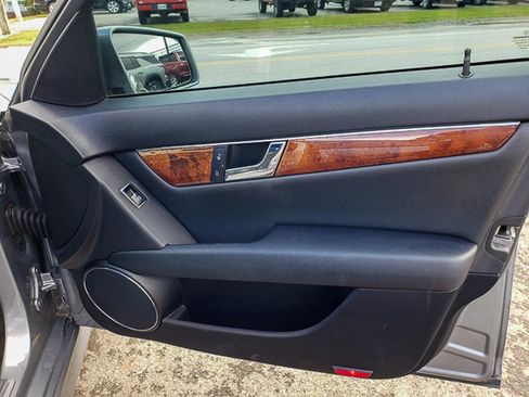 Used 2011 Mercedes-Benz C 300 4MATIC Sedan image 28