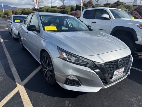 Used 2022 Nissan Altima 2.5 SR image 1