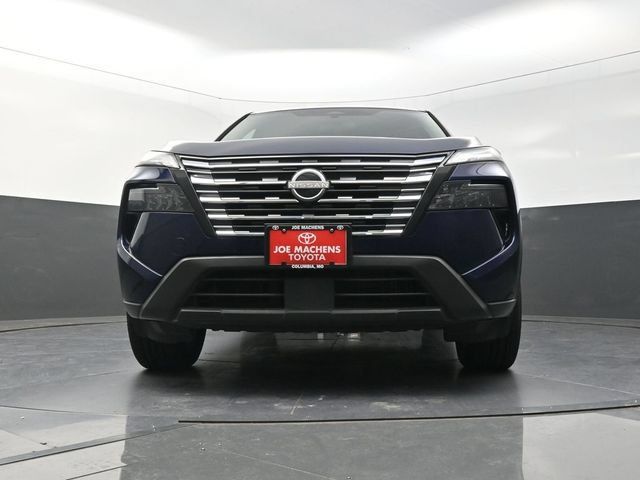 Used 2024 Nissan Rogue SV FWD image 32