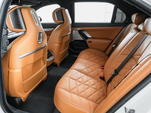 Used 2023 BMW 740i w/ Parking Assistance Package image 20