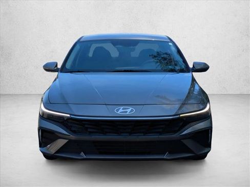 Certified 2024 Hyundai Elantra SEL FWD image 2
