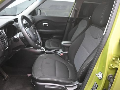 Used 2018 Kia Soul + FWD image 18