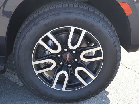 Used 2023 GMC Yukon XL AT4 w/ Max Trailering Package AWD/4WD image 10