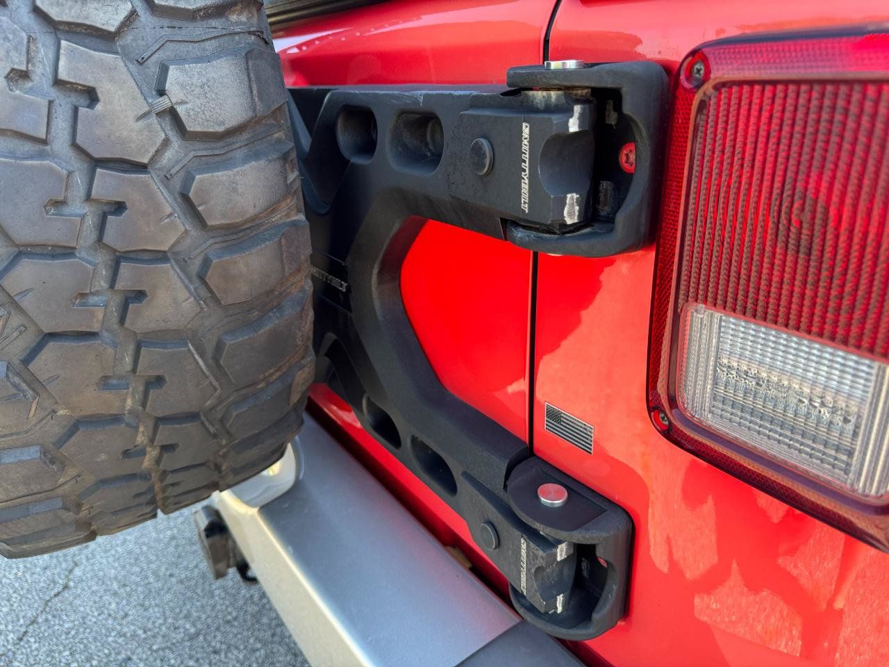 Used 2013 Jeep Wrangler Unlimited Sahara w/ Connectivity Group AWD/4WD image 18