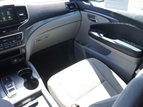 Used 2021 Honda Pilot EX image 16