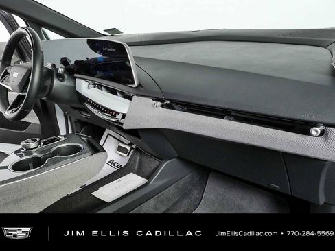 Certified 2025 Cadillac Optiq Luxury 1 AWD/4WD image 23