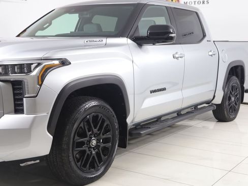 Used 2025 Toyota Tundra Limited AWD/4WD image 49