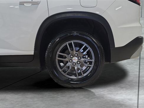 Used 2025 GMC Acadia Elevation image 30