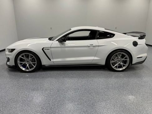 Used 2016 Ford Mustang Shelby GT350 w/ Technology Package RWD image 8