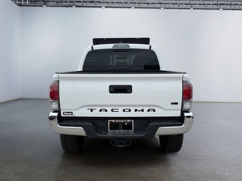 Used 2021 Toyota Tacoma TRD Off-Road AWD/4WD image 4