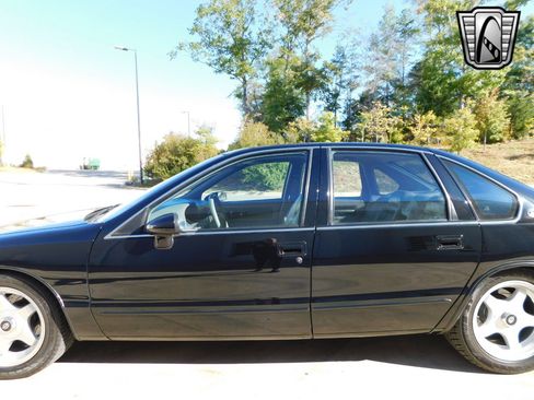 Used 1994 Chevrolet Impala SS image 6