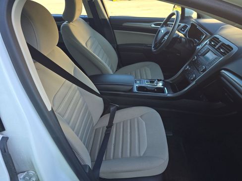 Used 2018 Ford Fusion S FWD image 7