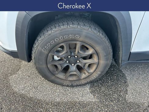 Used 2022 Jeep Cherokee Latitude w/ Sun & Sound Group image 12