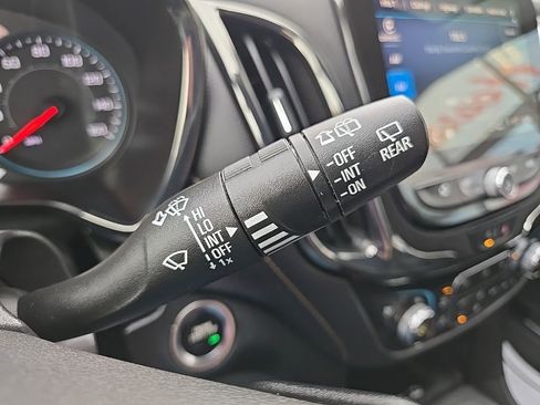 Used 2023 Chevrolet Equinox Premier FWD image 45