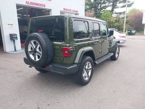 Used 2022 Jeep Wrangler Unlimited Sahara w/ Cold Weather Group AWD/4WD image 8