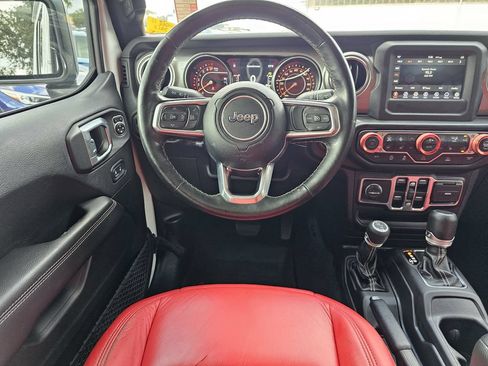 Used 2020 Jeep Gladiator Overland w/ LED Lighting Group AWD/4WD image 12