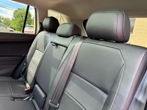 Used 2019 Volkswagen Tiguan SE w/ Panoramic Sunroof Package image 35