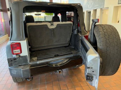 Used 2017 Jeep Wrangler Sport image 13