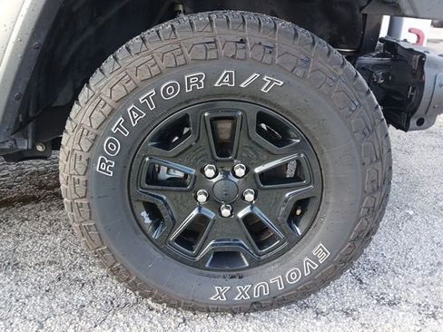 Used 2020 Jeep Gladiator Sport w/ Quick Order Package 24S image 58