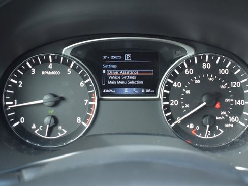 Used 2019 Nissan Pathfinder SL image 17