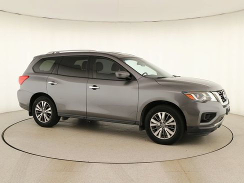 Used 2020 Nissan Pathfinder S FWD image 9