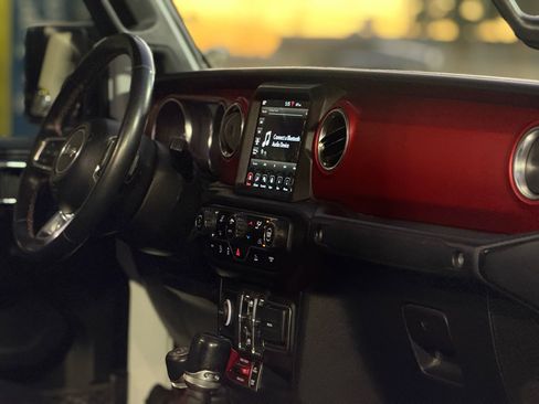 Used 2021 Jeep Gladiator Rubicon image 13